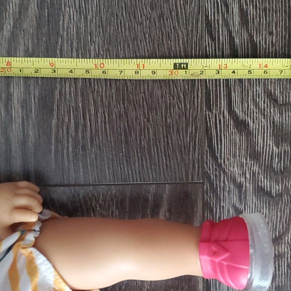 Baby Alive Step ‘N Giggle Baby Brown Hair Doll Light-Up Shoes- English/French - Picture 7 of 7